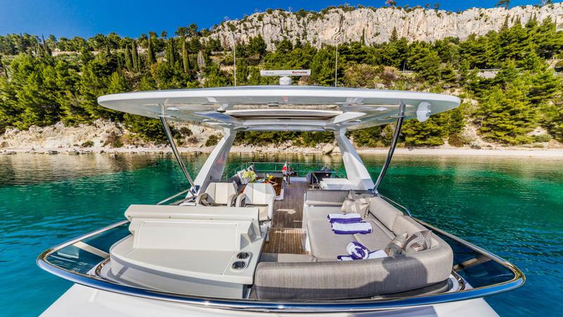 Book yachts online - motorboat - Azimut 66 Fly - My Karat II - rent
