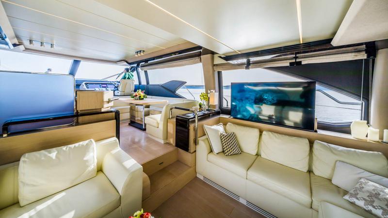 Book yachts online - motorboat - Azimut 66 Fly - My Karat II - rent