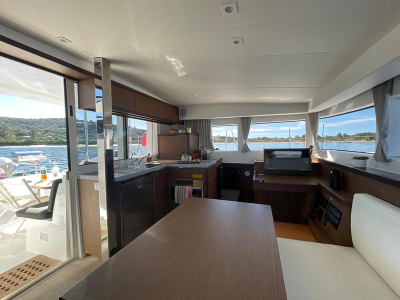 Book yachts online - catamaran - LAGOON 40 - Sognu D'Isula - rent