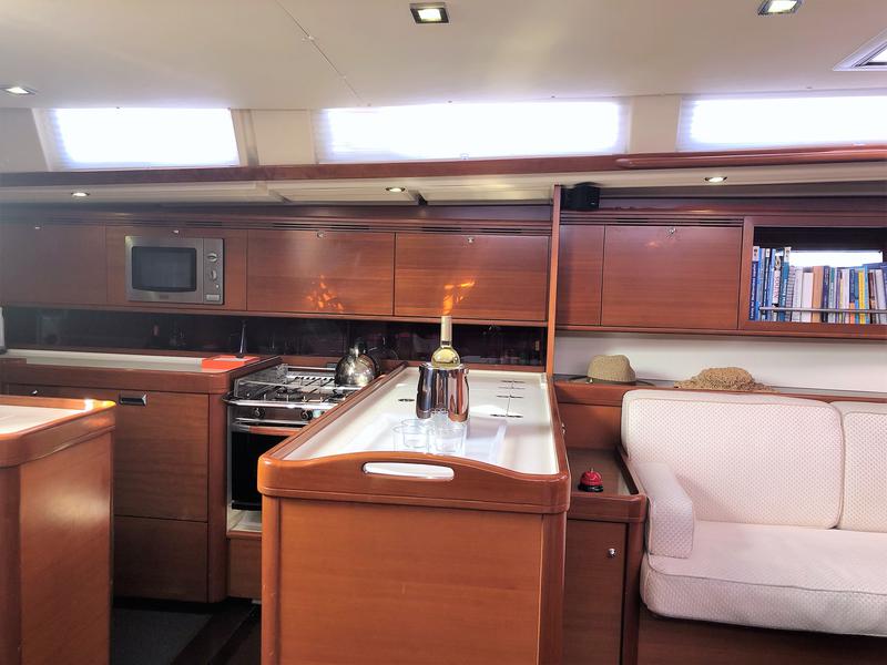 Book yachts online - sailboat - Dufour 525 Grand Large - Nómada - rent