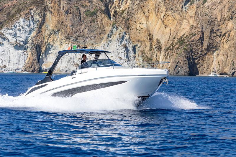 Book yachts online - motorboat - FIM Regina 340 - Lime Express - rent