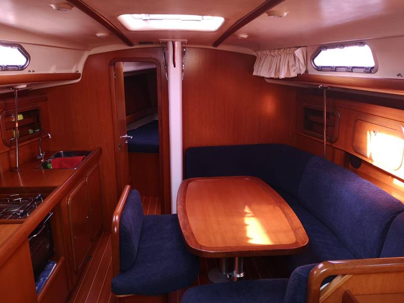 Book yachts online - sailboat - Grand Soleil 40 - Zampa Corta - rent