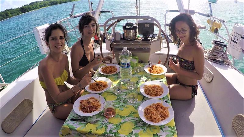 Book yachts online - sailboat - Garcia Malibù 54 - Luar 040 - rent