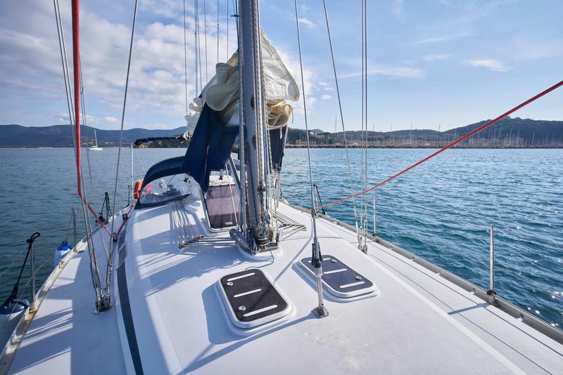 Book yachts online - sailboat - Grand Soleil 43 - Blue Bite - rent