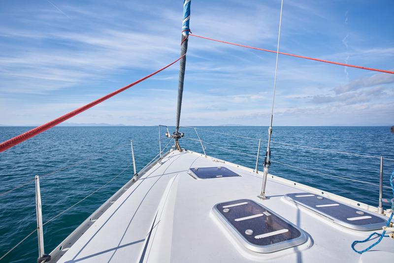 Book yachts online - sailboat - Grand Soleil 43 - Blue Bite - rent