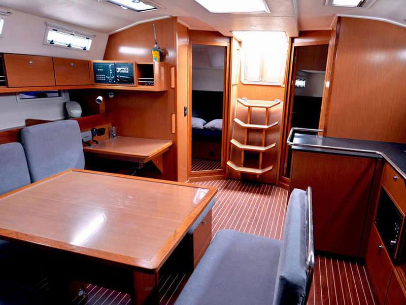 Book yachts online - sailboat - Bavaria Cruiser 45 - Nouvelle Vague - rent
