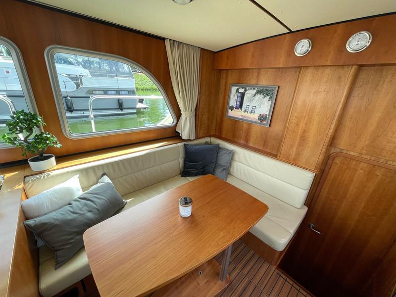 Book yachts online - motorboat - Linssen Grand Sturdy 40.9 AC - Abuela - rent