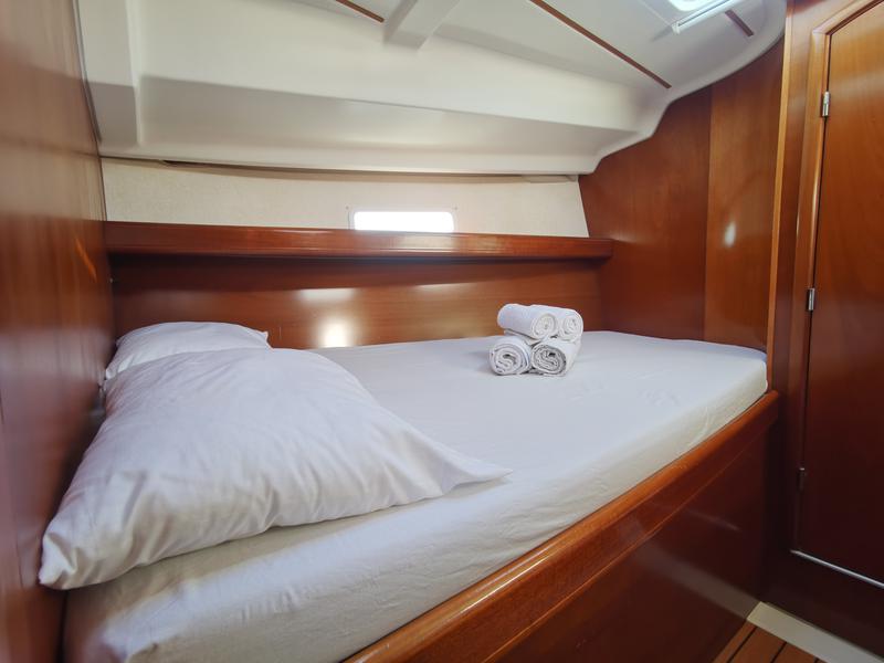 Book yachts online - sailboat - Oceanis 393 Clipper - Crete - rent