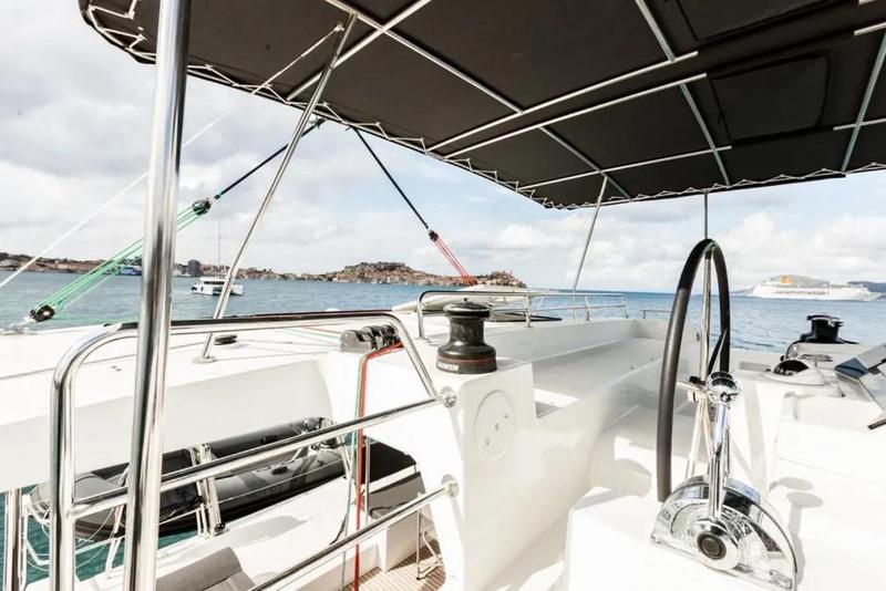 Book yachts online - catamaran - Lagoon 450  Flybridge - SILICIA  - rent