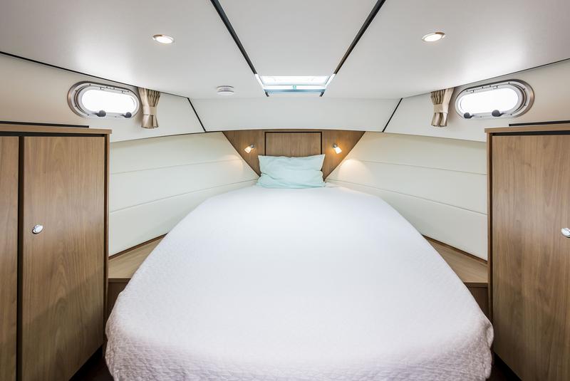 Book yachts online - motorboat - Linssen Grand Sturdy 30.0 AC - Mahperi - rent