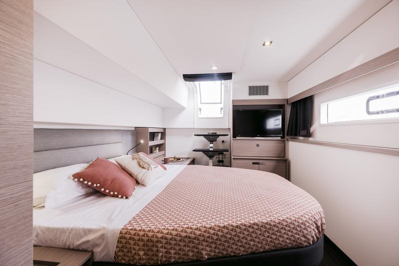 Book yachts online - catamaran - FOUNTAIN PAJOT Aura 51 - LE GRAND BOGAVANT - rent