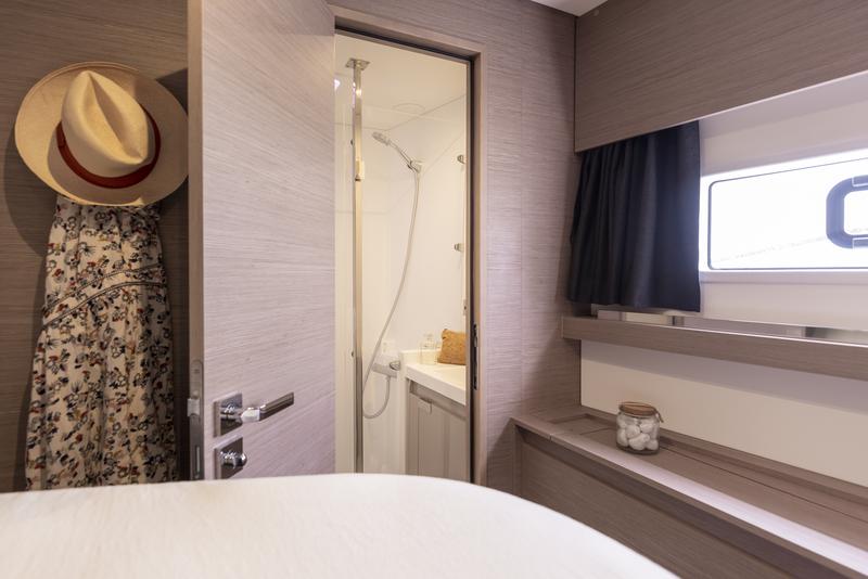 Book yachts online - catamaran - FOUNTAIN PAJOT Aura 51 - LE GRAND BOGAVANT - rent