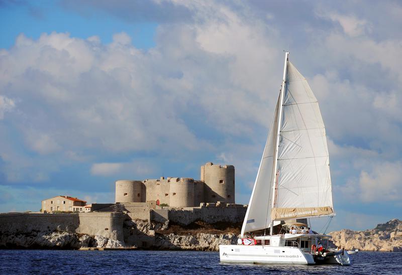 Book yachts online - catamaran - Lagoon 450 - Savana - rent