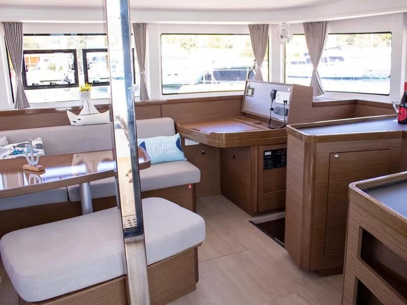 Book yachts online - catamaran - Lagoon 42 - Best Q - rent