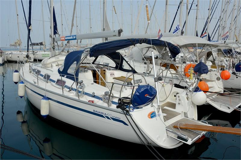 Book yachts online - False - Bavaria 40 Cruiser (3Cab) - Fenix I - rent