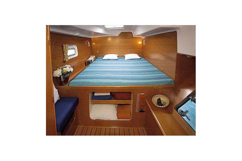 Book yachts online - False - Lagoon 380 (4Cab) - Blue Island - rent