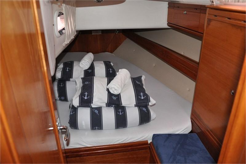 Book yachts online - False - Bavaria 38 Cruiser (3Cab) - Enigma - rent