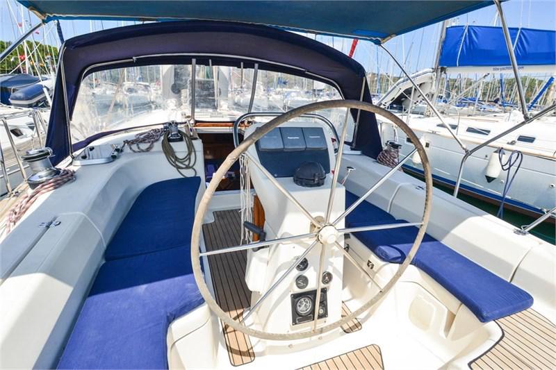 Book yachts online - False - Bavaria 42 (4Cab) - Jimminy Grille - rent