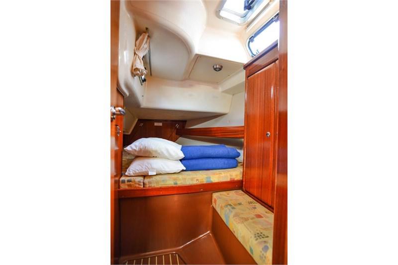 Book yachts online - False - Bavaria 42 (4Cab) - Jimminy Grille - rent