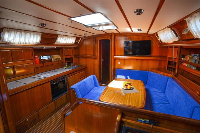 Book yachts online - False - Bavaria 42 (4Cab) - Jimminy Grille - rent