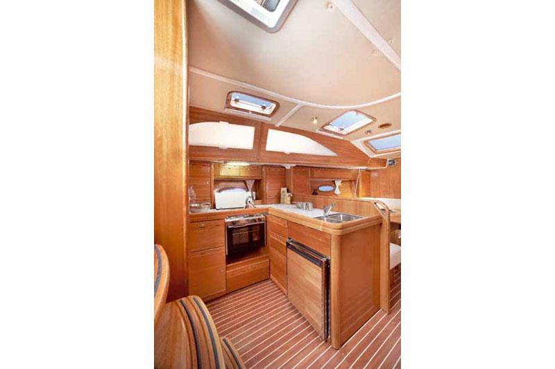 Book yachts online - False - Bavaria 44 Vision - Janina II - rent