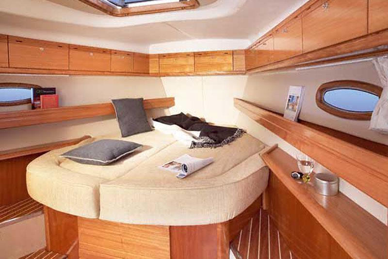 Book yachts online - False - Bavaria 44 Vision - Janina II - rent