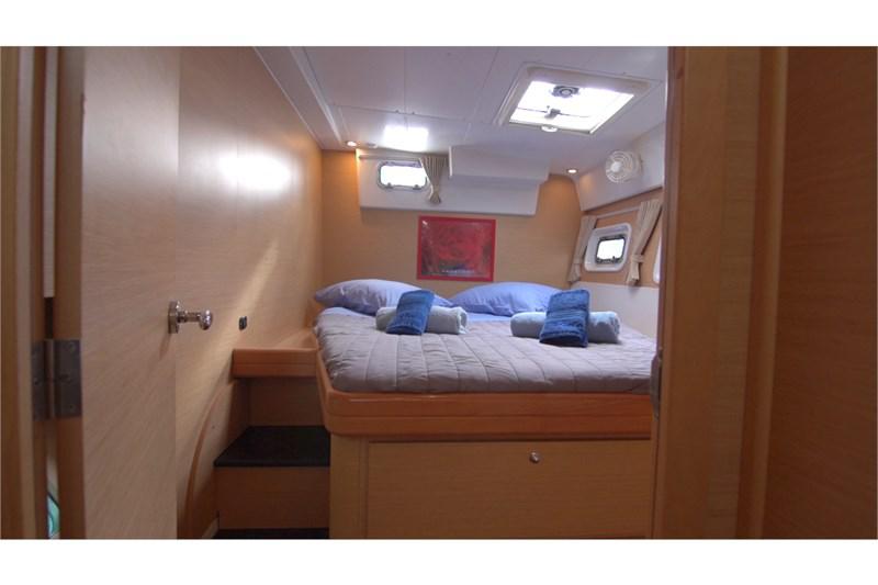 Book yachts online - False - Lagoon 420 (5Cab) - Fantasy  - rent