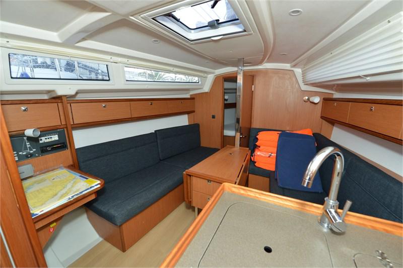 Book yachts online - False - Bavaria Cruiser 33 (2Cab) - Ami - rent