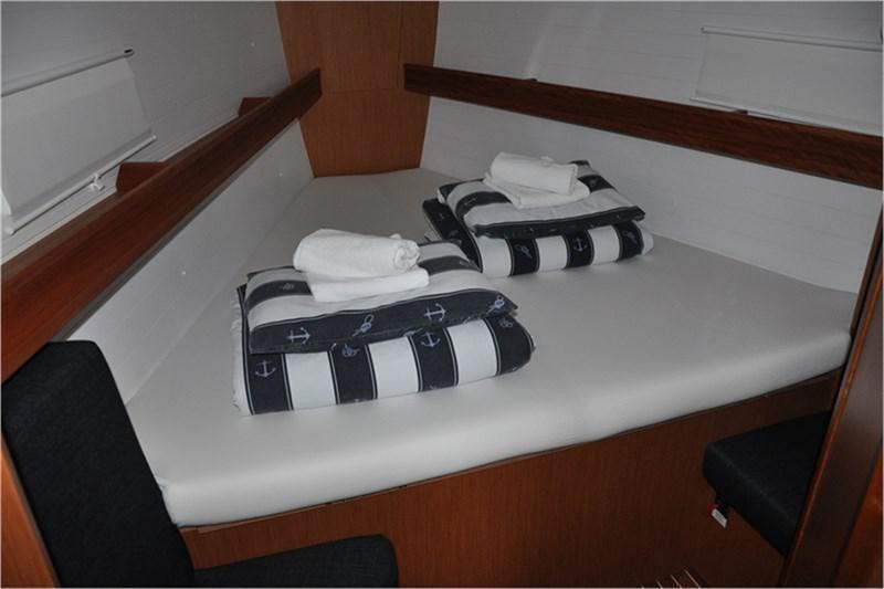 Book yachts online - False - Bavaria Cruiser 40 (3Cab) - Joy - rent