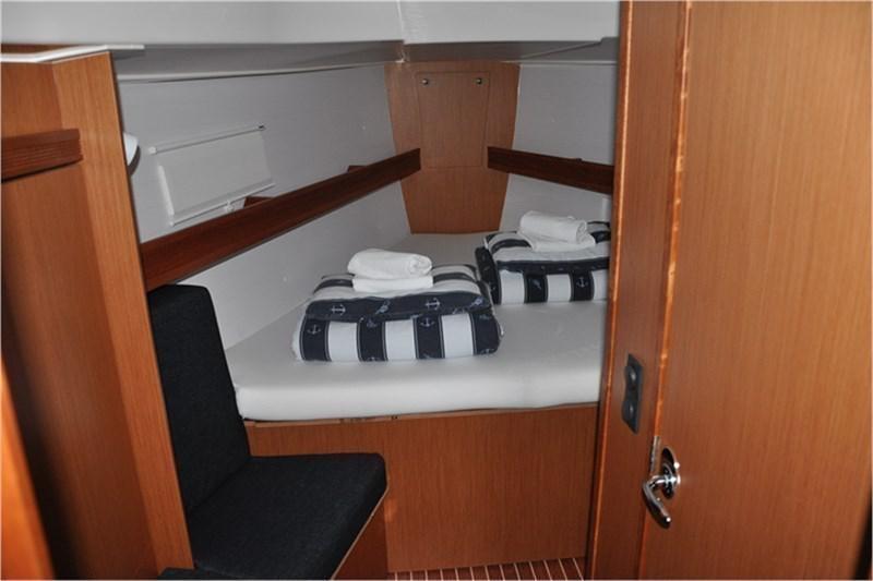 Book yachts online - False - Bavaria Cruiser 40 (3Cab) - Joy - rent