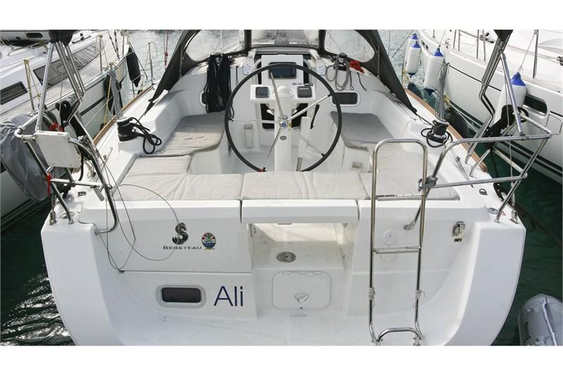 Book yachts online - False - Oceanis 34 (2Cab) - LL Skyhawk - rent