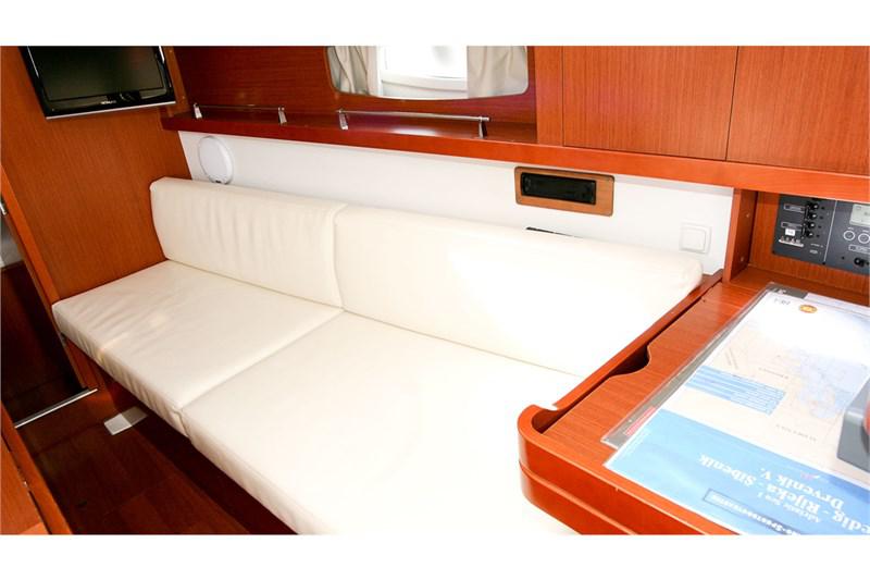 Book yachts online - False - Oceanis 34 (2Cab) - LL Skyhawk - rent