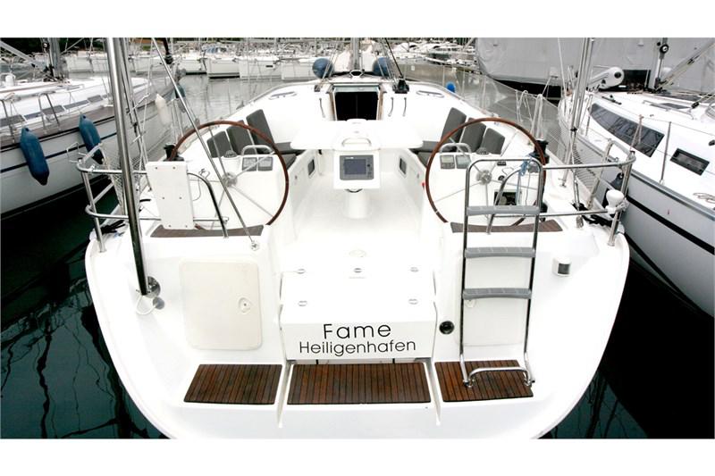 Book yachts online - False - Beneteau Cyclades 43.3 (3Cab) - Fame - rent