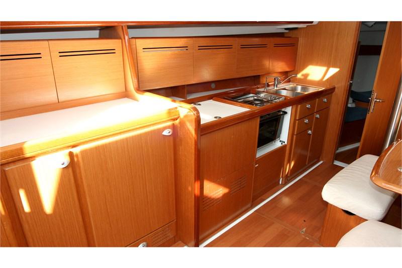 Book yachts online - False - Beneteau Cyclades 43.3 (3Cab) - Fame - rent