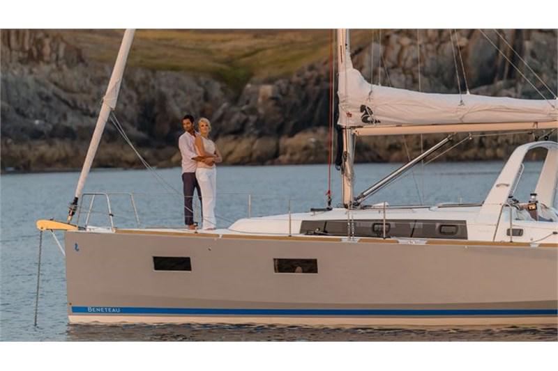 Book yachts online - False - Oceanis 38 (3Cab) - Auxelle - rent