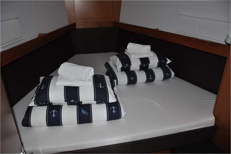 Book yachts online - False - Bavaria Cruiser 37 (3Cab) - Eneja - rent