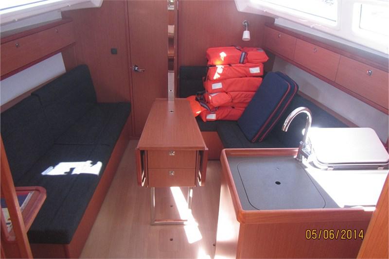 Book yachts online - False - Bavaria Cruiser 33 (2Cab) - Karlo - rent
