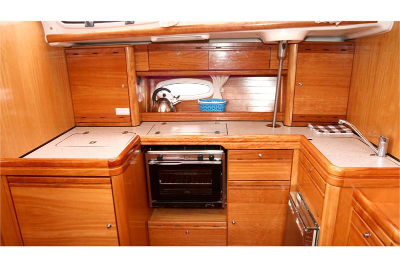 Book yachts online - False - Bavaria 46 Cruiser (4Cab) - Tweety - rent