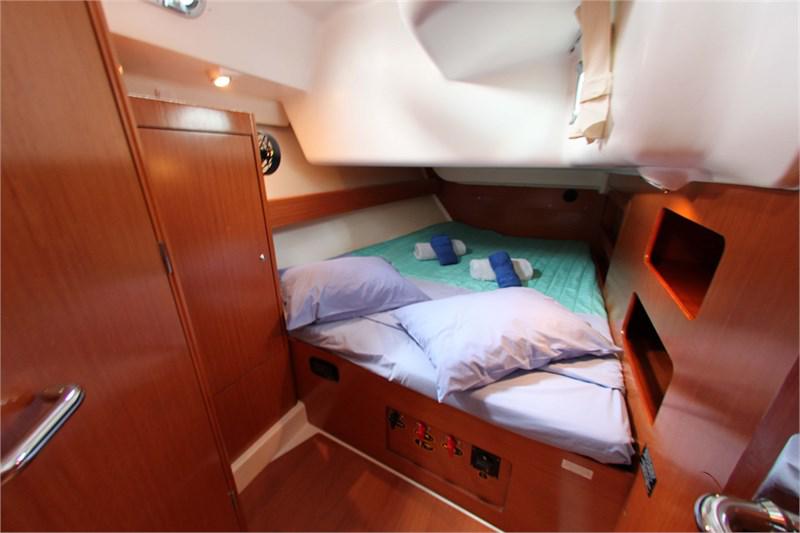 Book yachts online - False - Beneteau Cyclades 50.5 (5Cab) - Lucky Dice  - rent