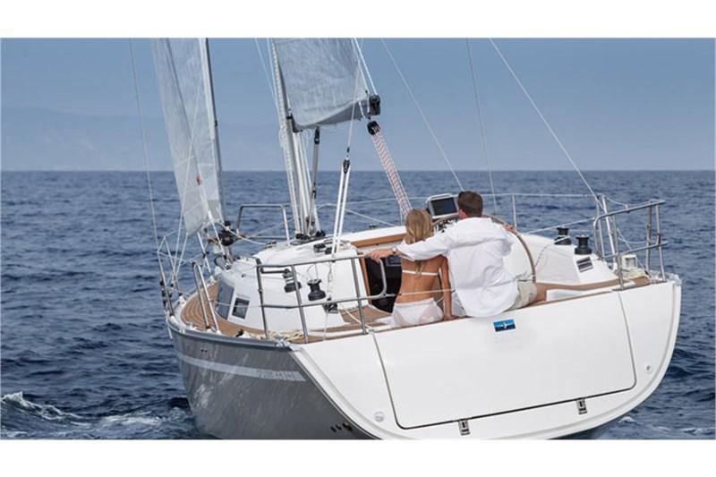 Book yachts online - False - Bavaria Cruiser 33 (2Cab) - Chili - rent