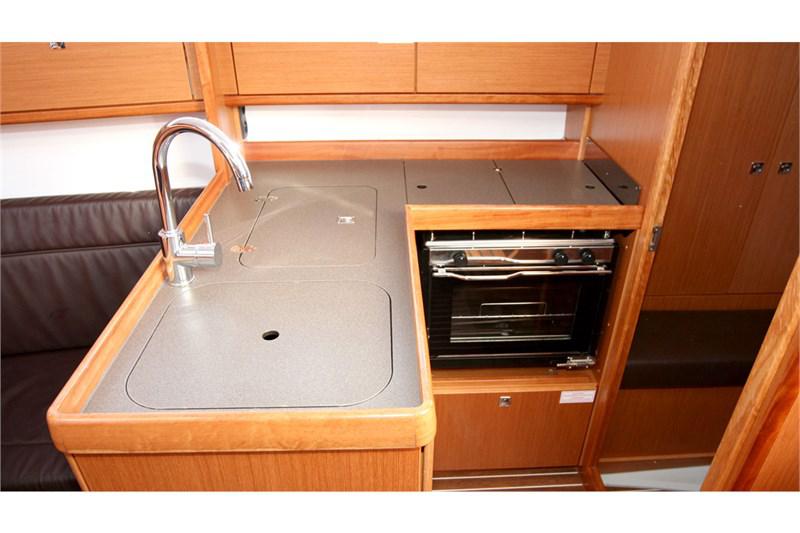 Book yachts online - False - Bavaria Cruiser 33 (2Cab) - Chili - rent