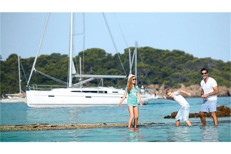 Book yachts online - False - Bavaria Cruiser 41 (3Cab) - Flipper - rent