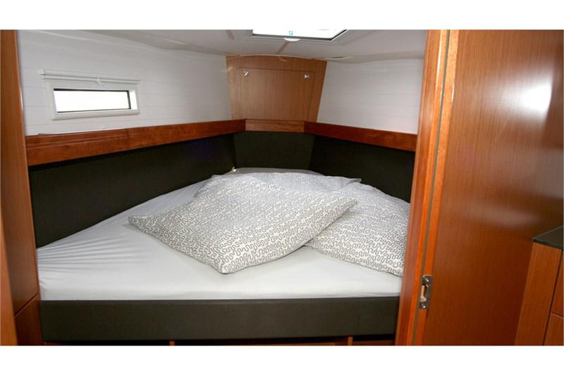 Book yachts online - False - Bavaria Cruiser 41 (3Cab) - Flipper - rent