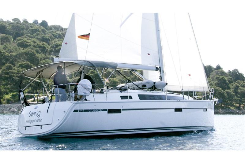 Book yachts online - False - Bavaria Cruiser 37 (2Cab) - Swing - rent