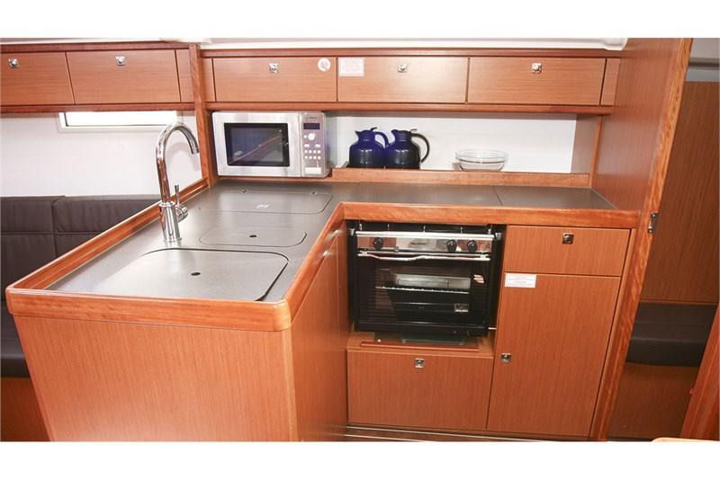 Book yachts online - False - Bavaria Cruiser 37 (3Cab) - Hanni - rent