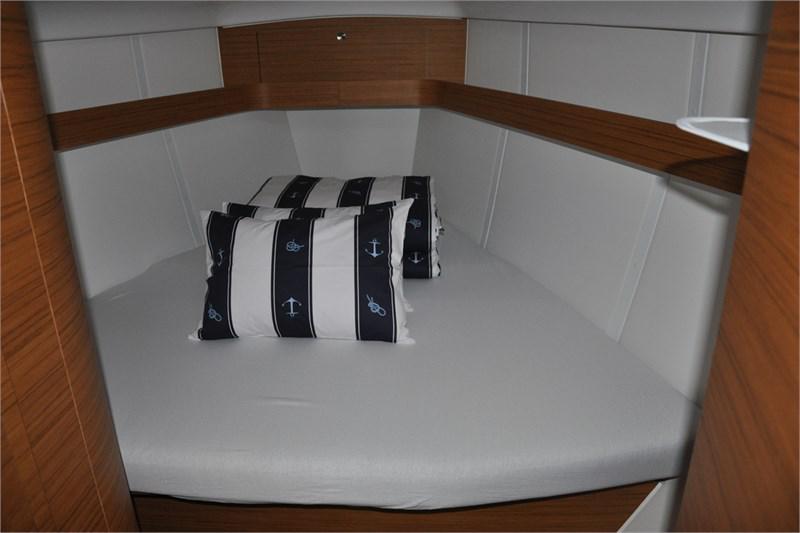 Book yachts online - False - Elan Impression 40 (3Cab) - Evita - rent