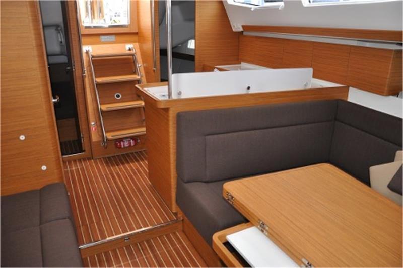 Book yachts online - False - Elan Impression 40 (3Cab) - Evita - rent