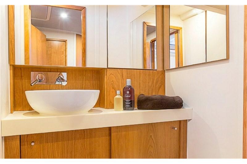 Book yachts online - False - Hanse 455 (4Cab) - Gabriel I - rent