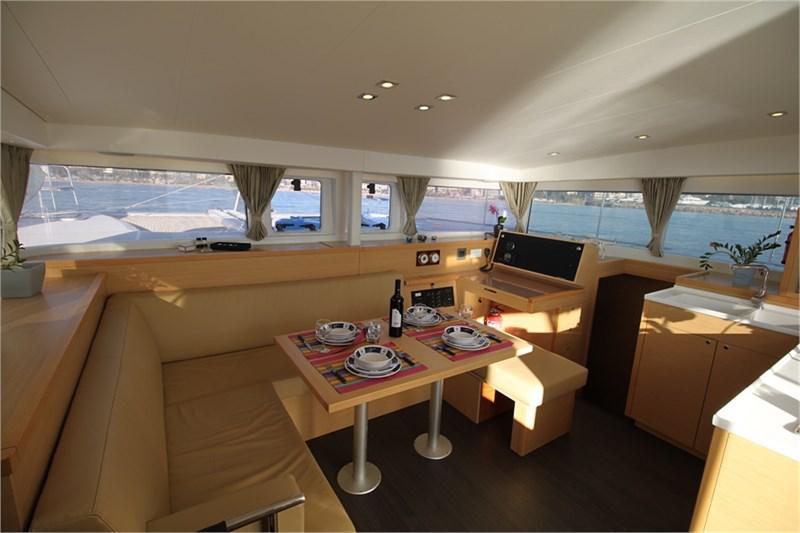 Book yachts online - False - Lagoon 400-S2 (4Cab) - Sailing Blue 4 - rent