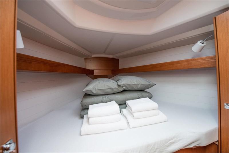 Book yachts online - False - Bavaria Cruiser 34 (2cab) - Lia - rent